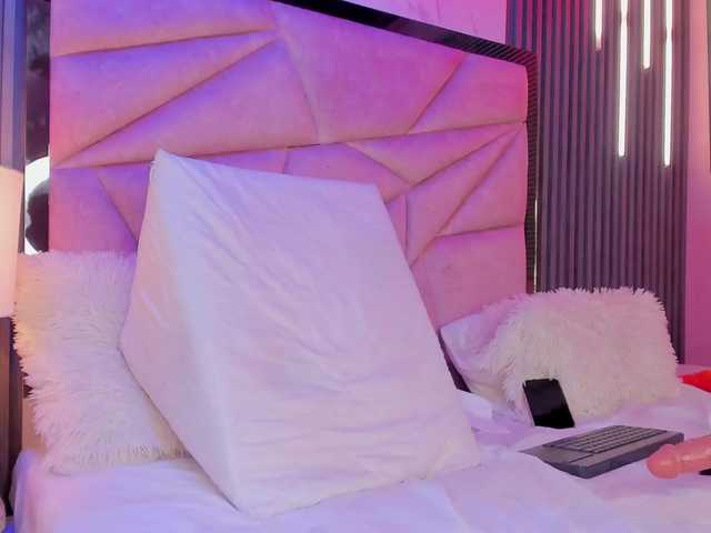 AlisseMiller's BongaCams show and profile