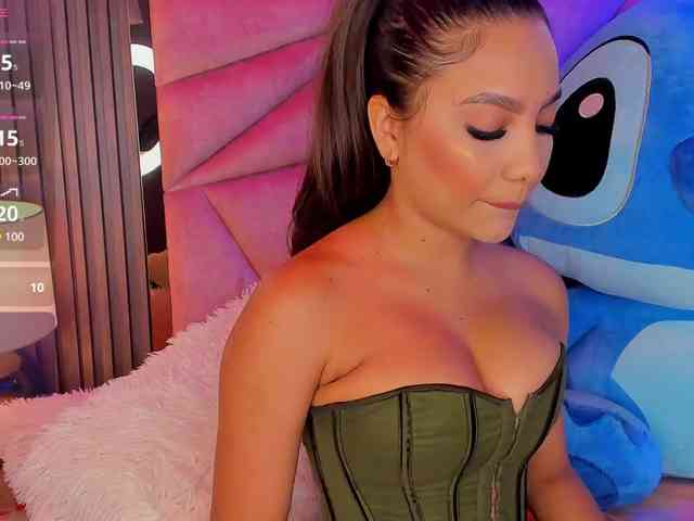 AlisseMiller webcam