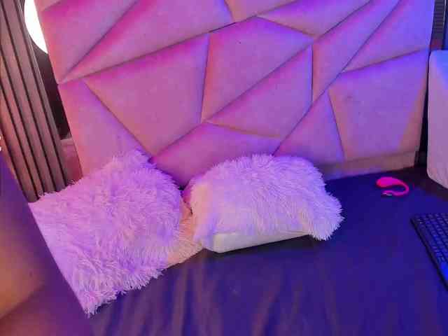 AlisseMiller webcam