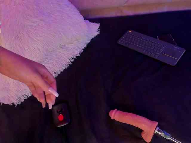AlisseMiller webcam