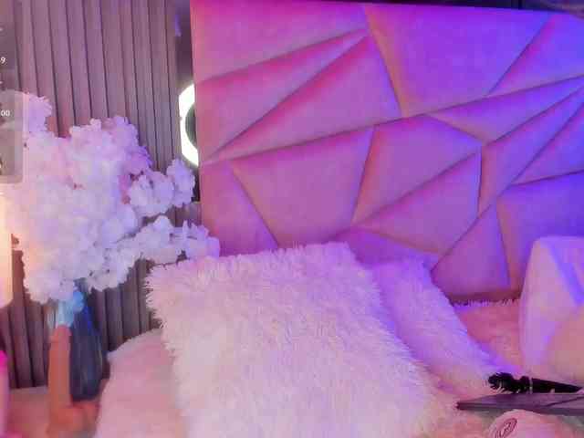 AlisseMiller webcam