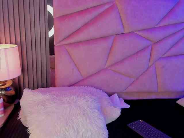 AlisseMiller webcam