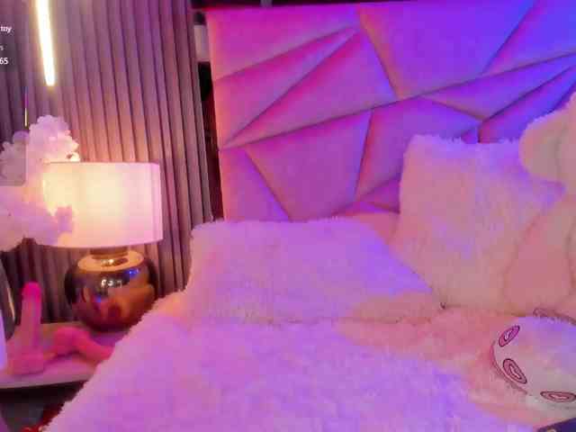 AlisseMiller webcam