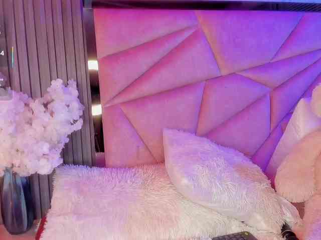 AlisseMiller webcam