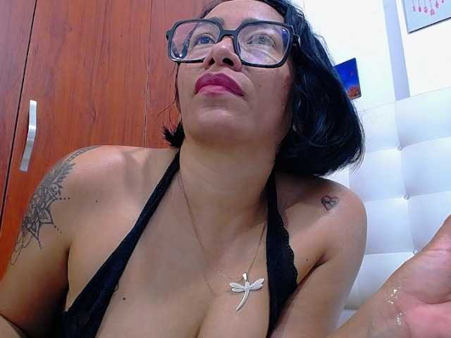  Horny-wife chat room