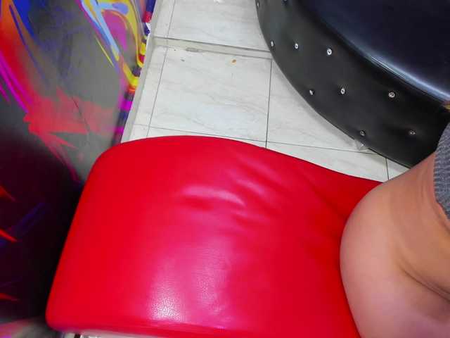 jessi-and-boy's BongaCams show and profile