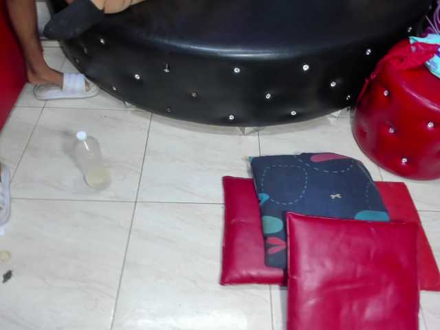 jessi-and-boy's BongaCams show and profile