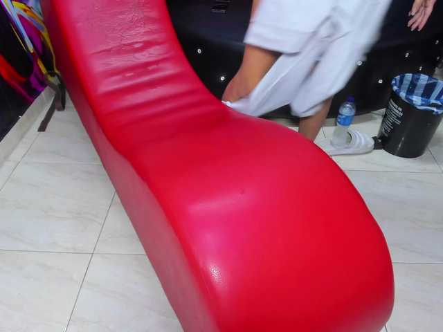 jessi-and-boy's BongaCams show and profile