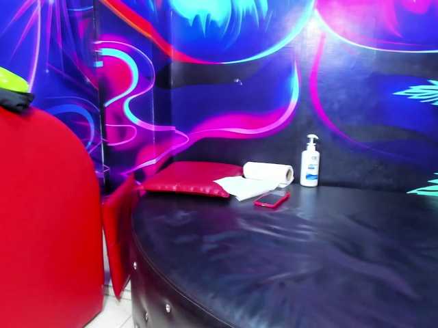 jessi-and-boy's BongaCams profile