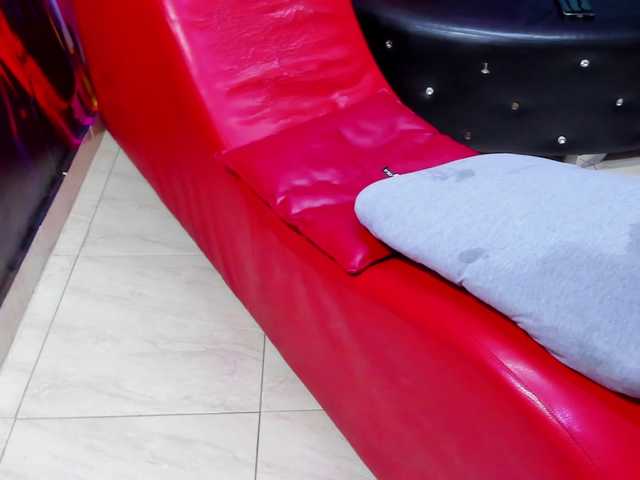 jessi-and-boy's BongaCams show and profile