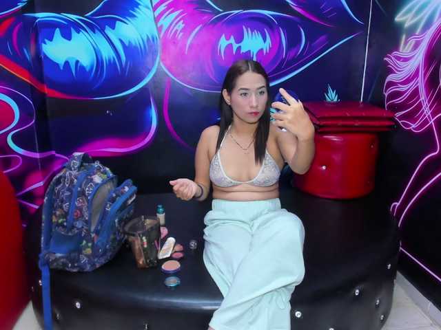 jessi-and-boy's BongaCams show and profile