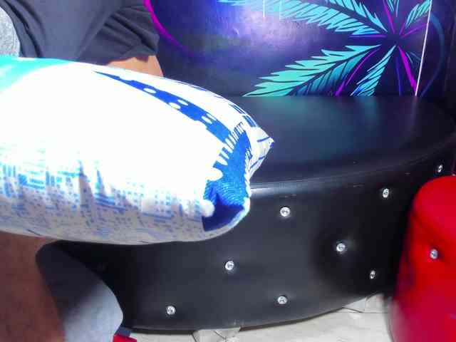 jessi_and_boy webcam