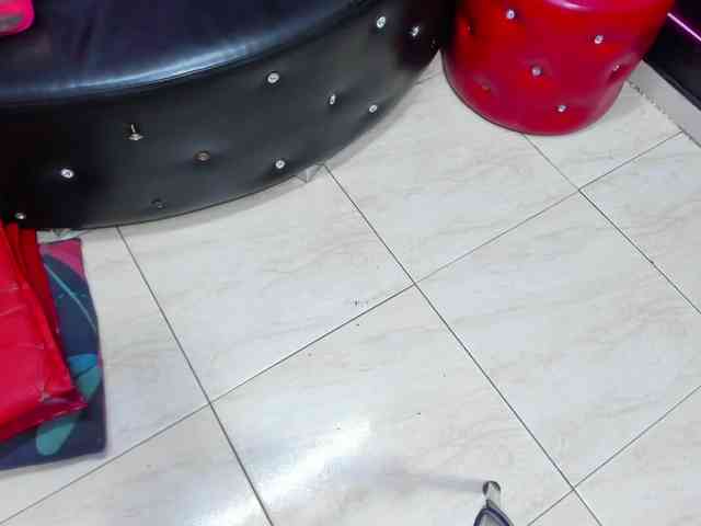 jessi_and_boy webcam