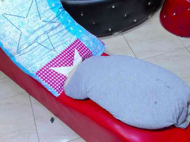 jessi_and_boy webcam