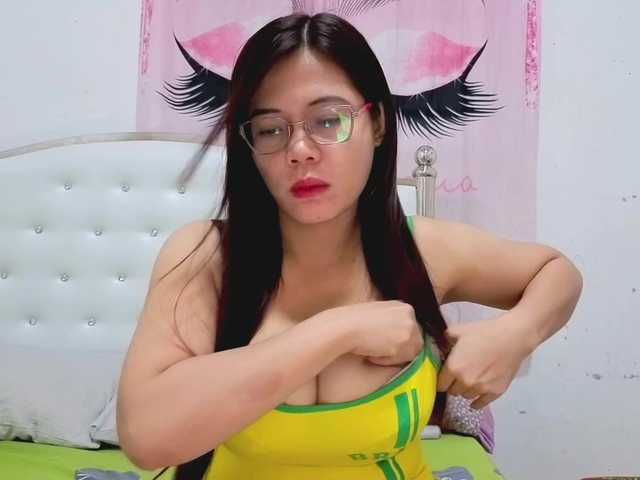 candicelovee's BongaCams show and profile
