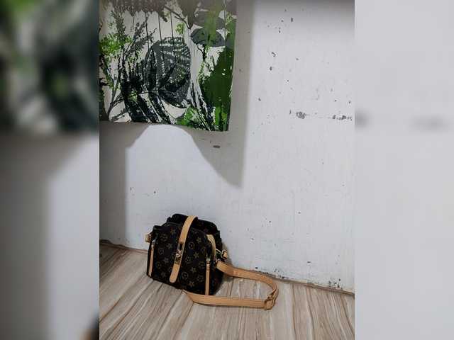 candicelovee's BongaCams show and profile