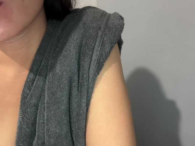 candicelovee's BongaCams show and profile