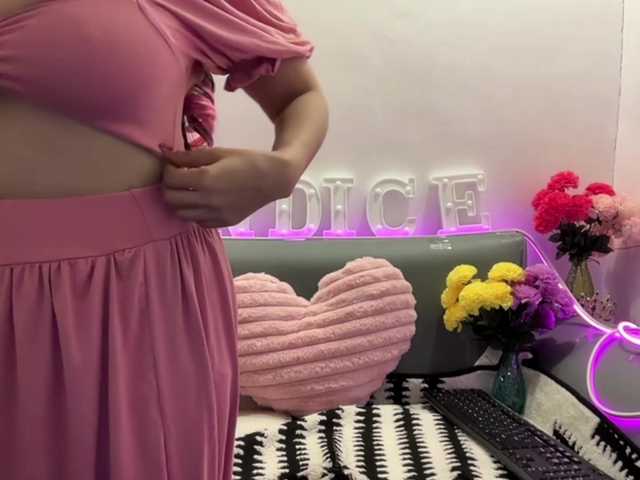 candicelovee's BongaCams show and profile