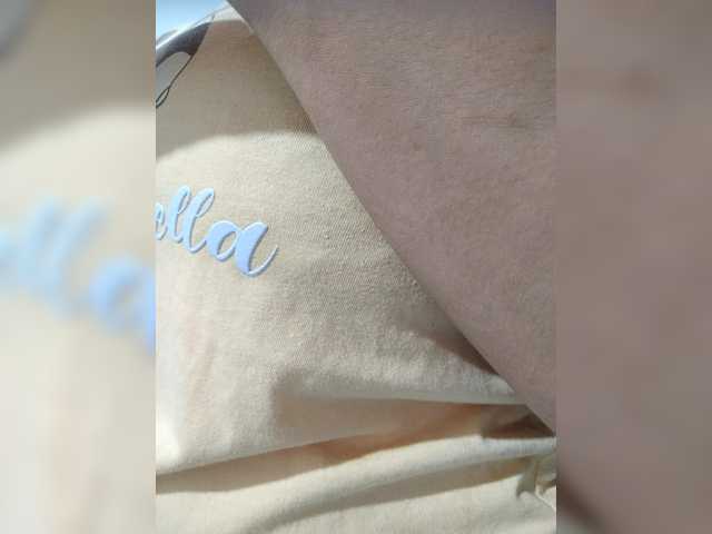 candicelovee — WELCOME TO CANDICE ROOM GUYS i love being vibrate it make me so wet and horny  so pls tip shuold be in publicgeneral chat thank u -..... 2nd thing i love doing thing all in my tip menu  winks   lets have fun :D ILOVE. U GUYS