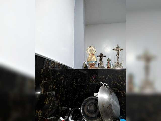 candicelovee's BongaCams show and profile