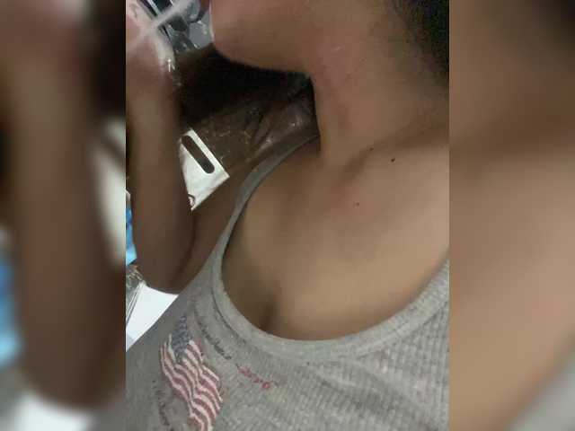 candicelovee's BongaCams show and profile