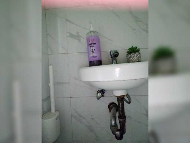 candicelovee's BongaCams show and profile