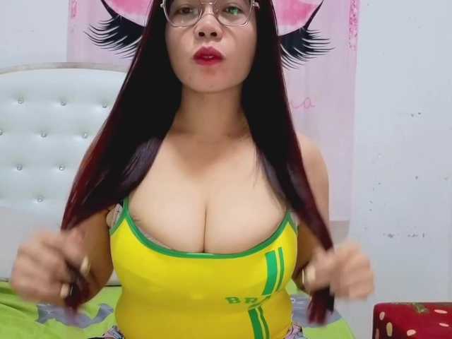 candicelovee's BongaCams show and profile