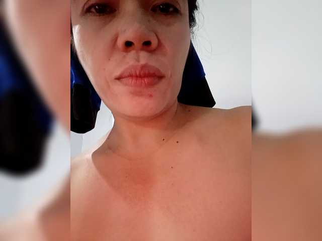 candicelovee's BongaCams show and profile