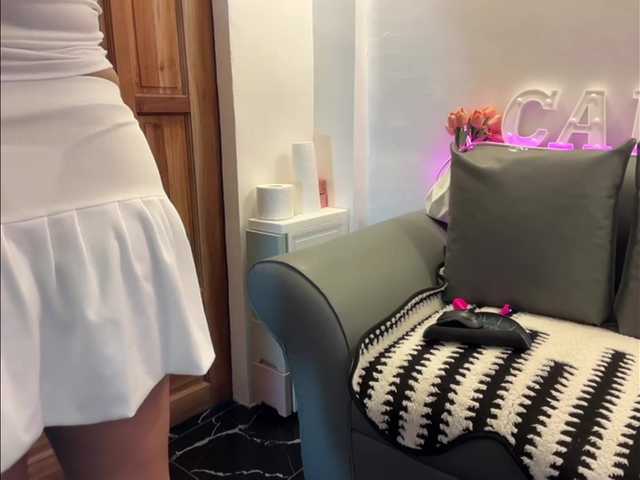 candicelovee's BongaCams show and profile