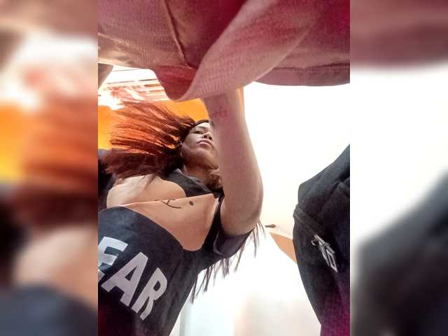 candicelovee's BongaCams show and profile