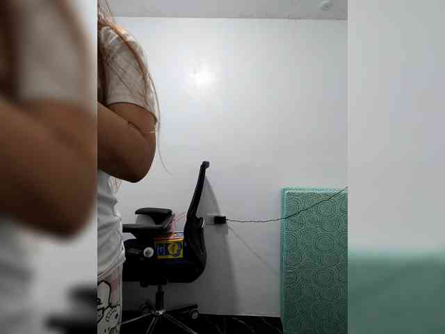 candicelovee Live Webcam on BongaCams