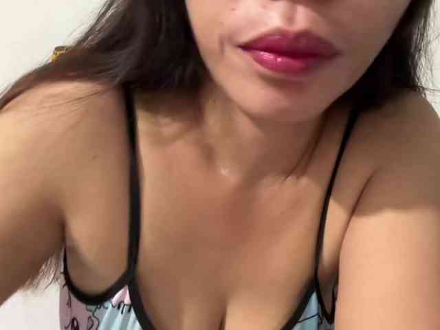 candicelovee Live Webcam on BongaCams