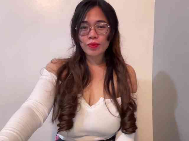 candicelovee Live Webcam on BongaCams