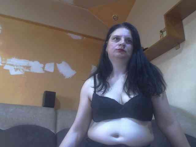Nikol19721