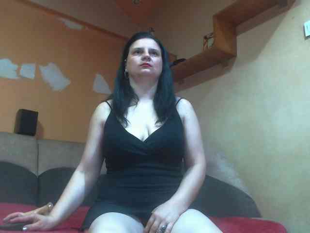 Nikol19721