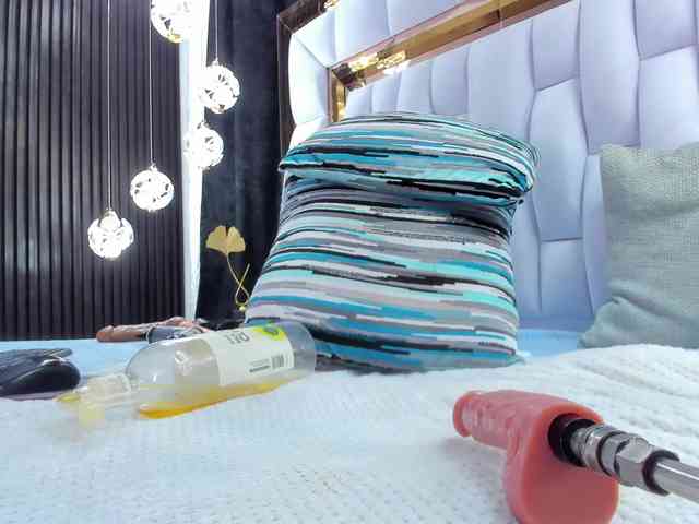 SarayRoyse SarayRoyse