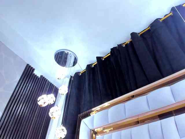 SarayRoyse SarayRoyse