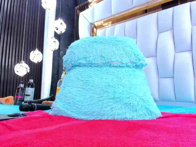 SarayRoyse SarayRoyse