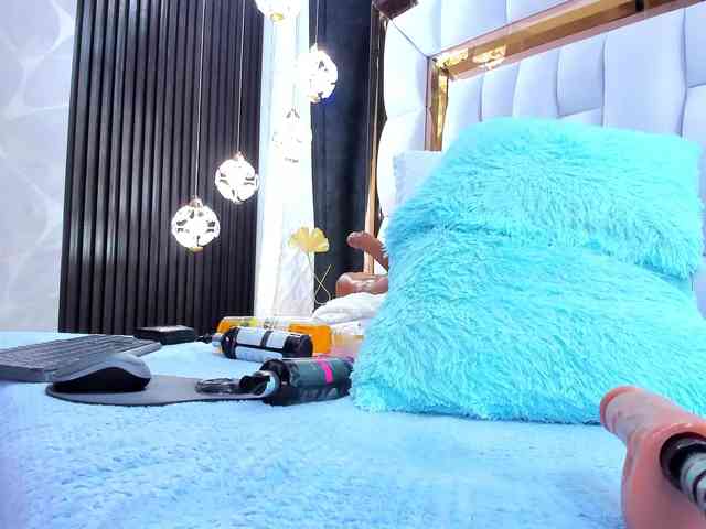 SarayRoyse SarayRoyse