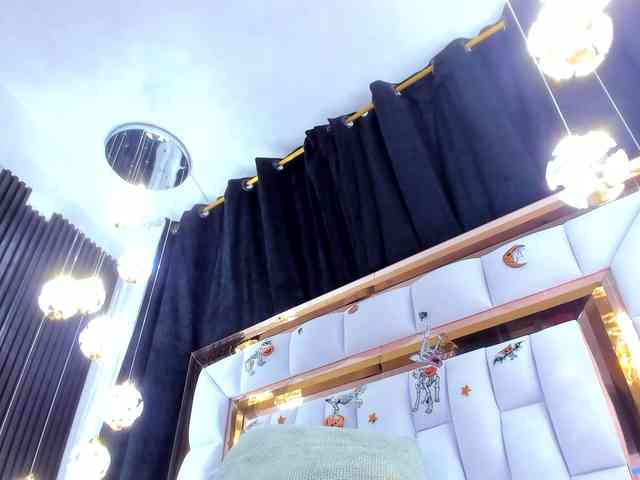 SarayRoyse SarayRoyse