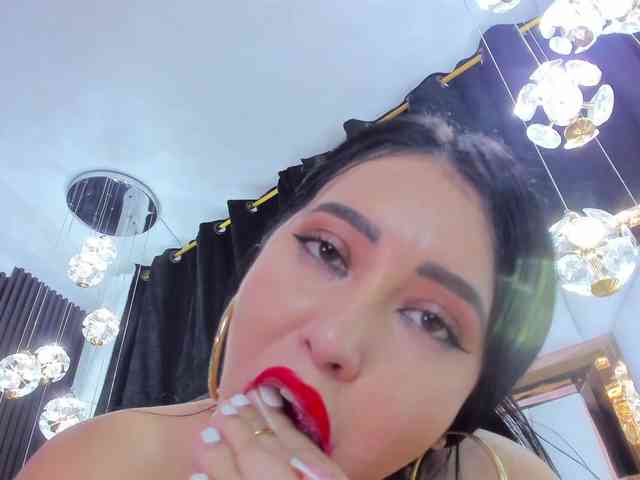 SarayRoyse SarayRoyse