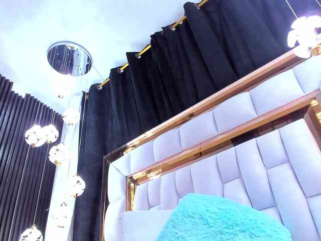 SarayRoyse SarayRoyse