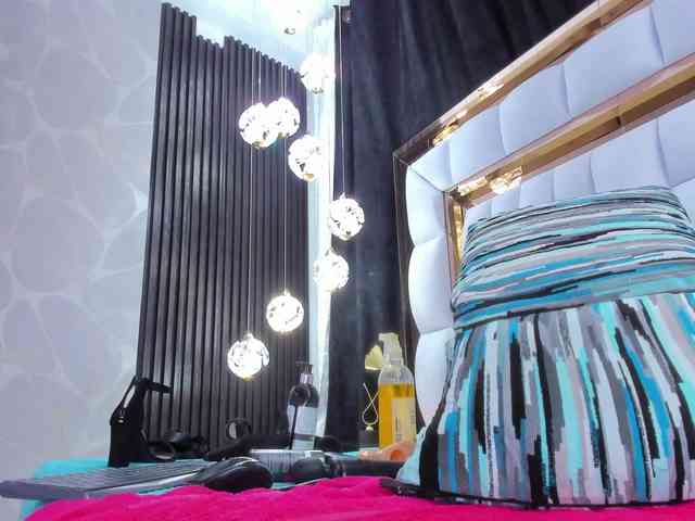 SarayRoyse SarayRoyse