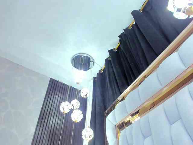 SarayRoyse webcam