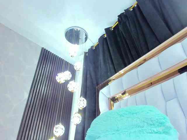 SarayRoyse webcam