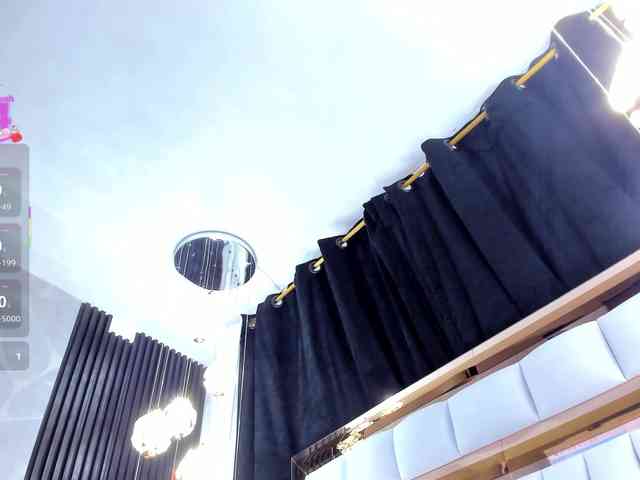 SarayRoyse webcam