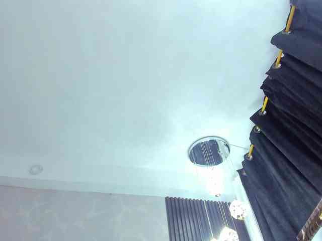 SarayRoyse webcam