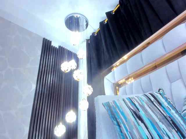 SarayRoyse SarayRoyse