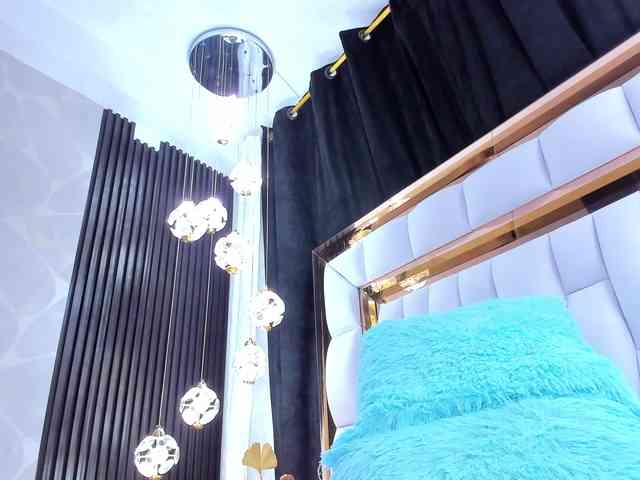 SarayRoyse SarayRoyse