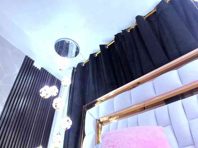 SarayRoyse SarayRoyse